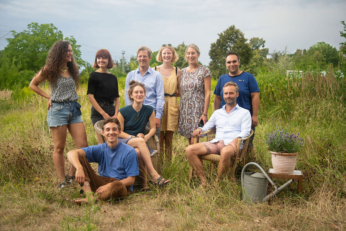 Die Mitarbeiter und Familie der Kasimir + Lieselotte Kräutermanufaktur Die Mitarbeiter und Familie der Kasimir + Lieselotte Kräutermanufaktur