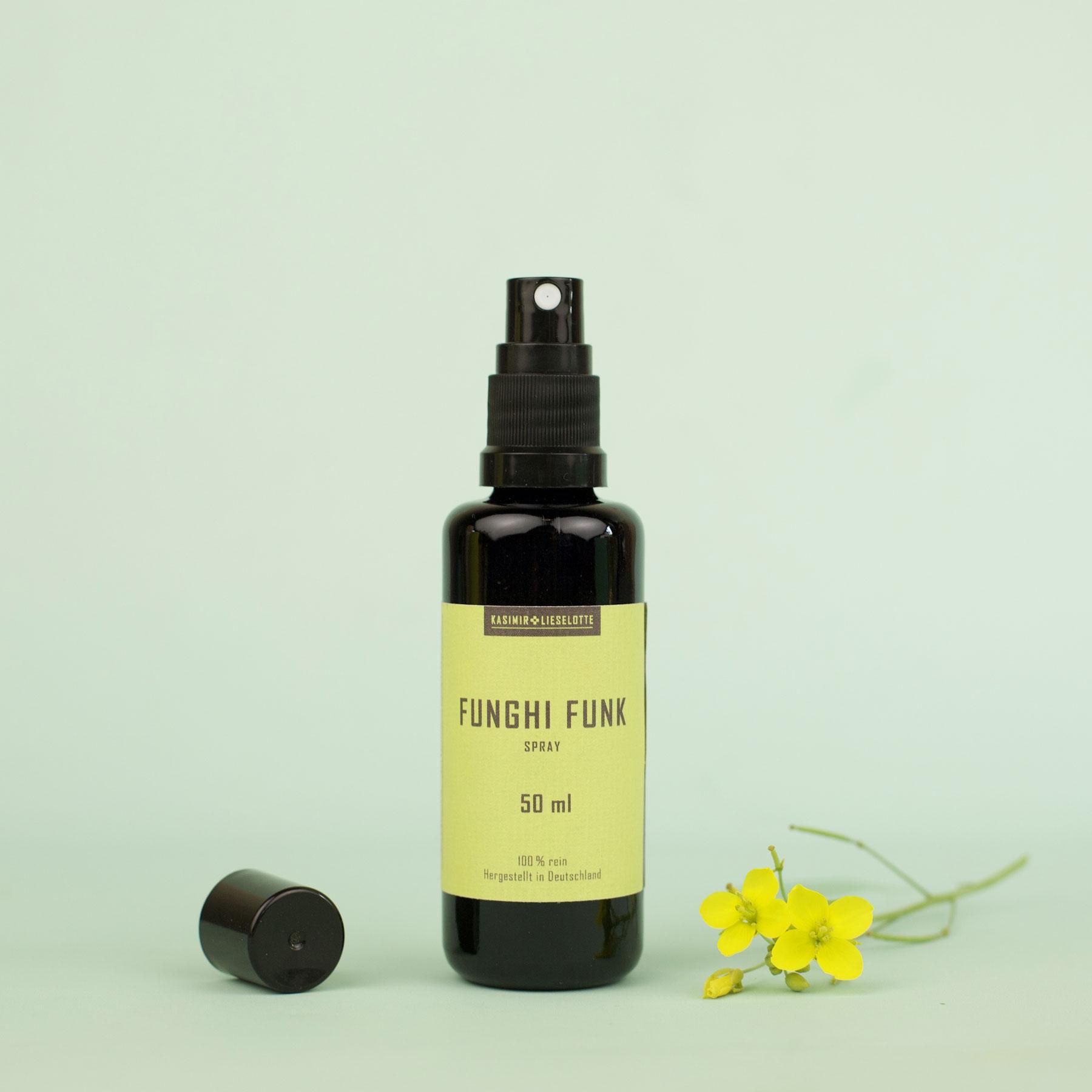 Flasche, Kosmetik, Parfüm, Flasche, Kosmetik, Parfüm, Spray, 50 ml, Düfte, Funghi Funk, Flasche, Spray, 50 ml, Funghi Funk, Flasche, Duftspray, Spray, 50 ml, Flasche, Fungih Funk, Kräuterduft, Spray, Flasche, 50 ml, schwarze Flasche, Naturprodukt